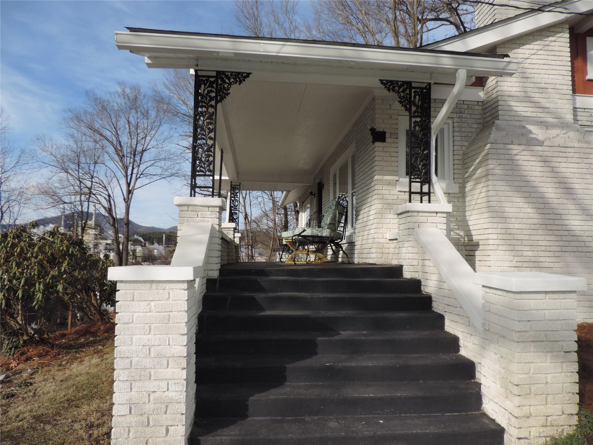 143 Old Pisgah Drive Canton NC 28716