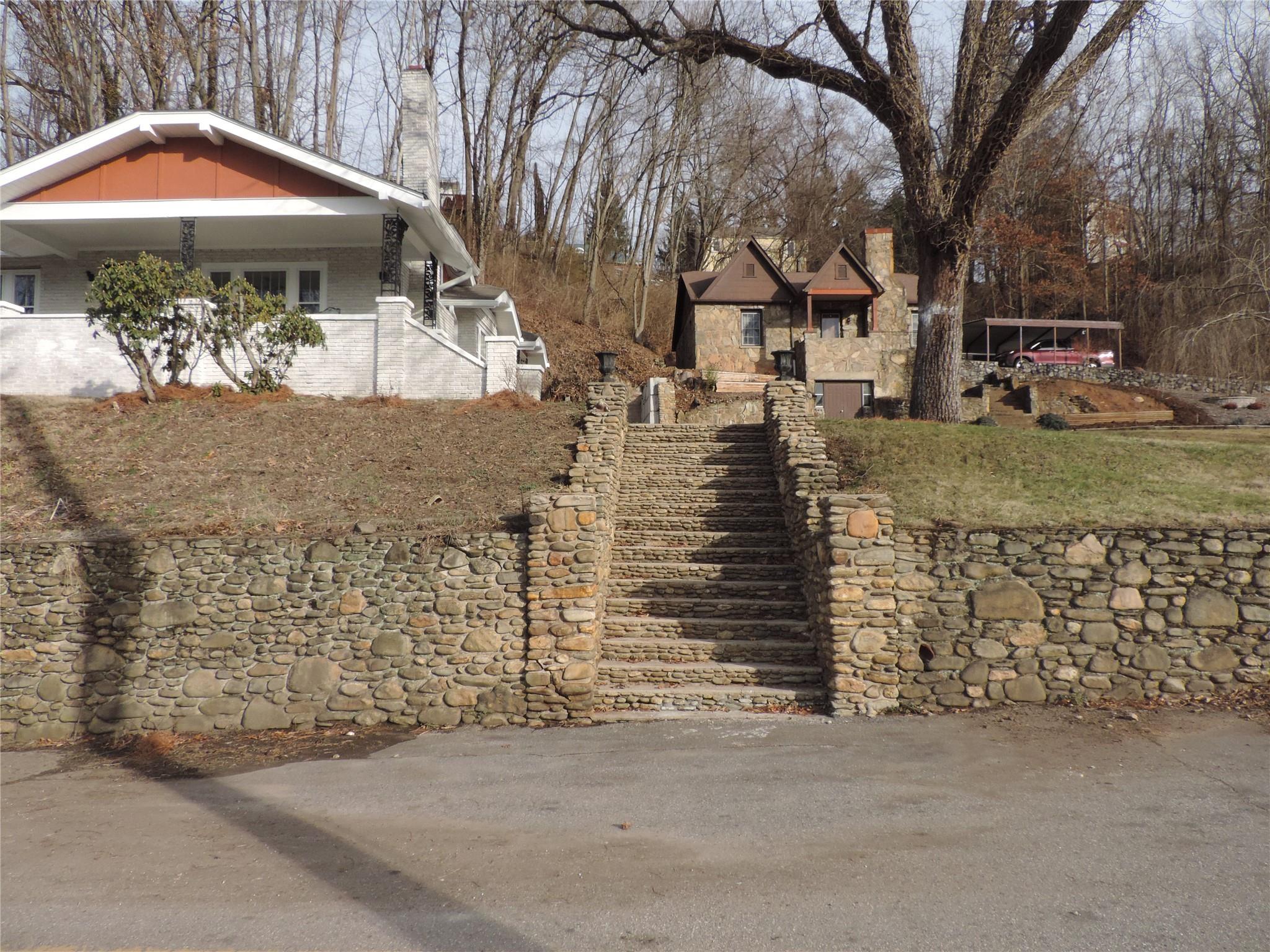 143 Old Pisgah Drive Canton NC 28716