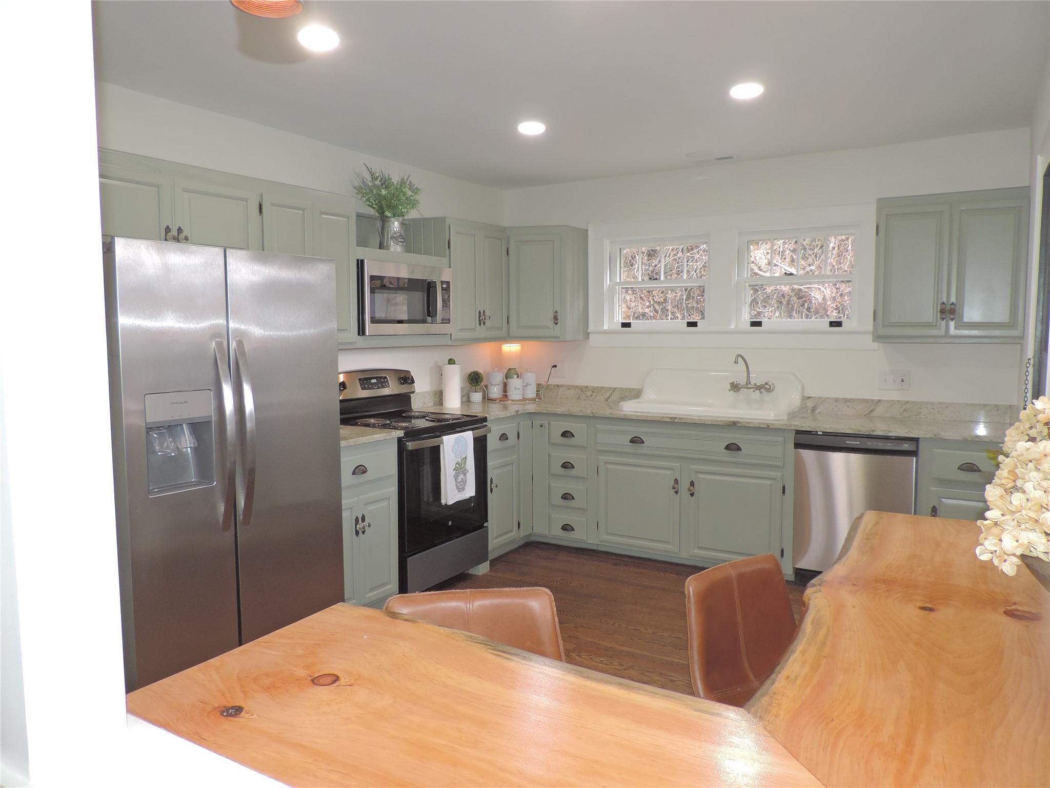 143 Old Pisgah Drive Canton NC 28716