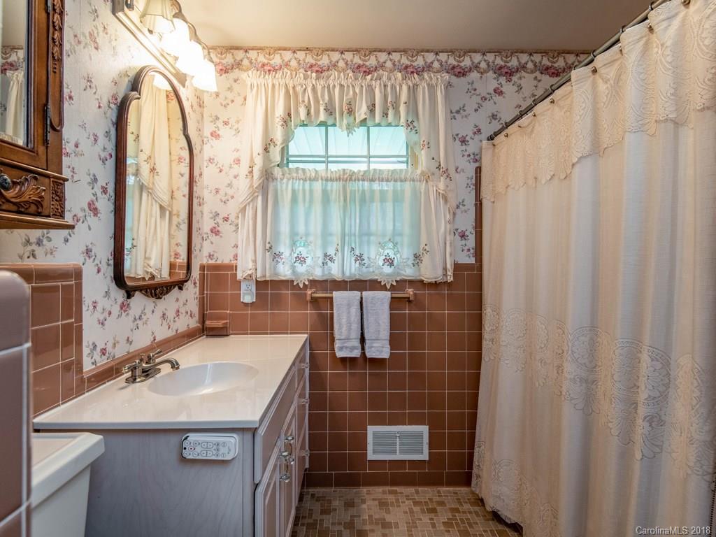 34 Pheasant Drive Asheville NC 28803