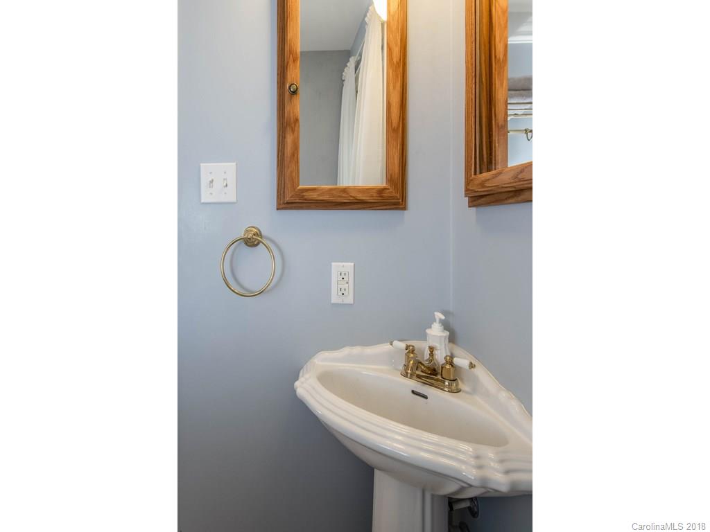34 Pheasant Drive Asheville NC 28803