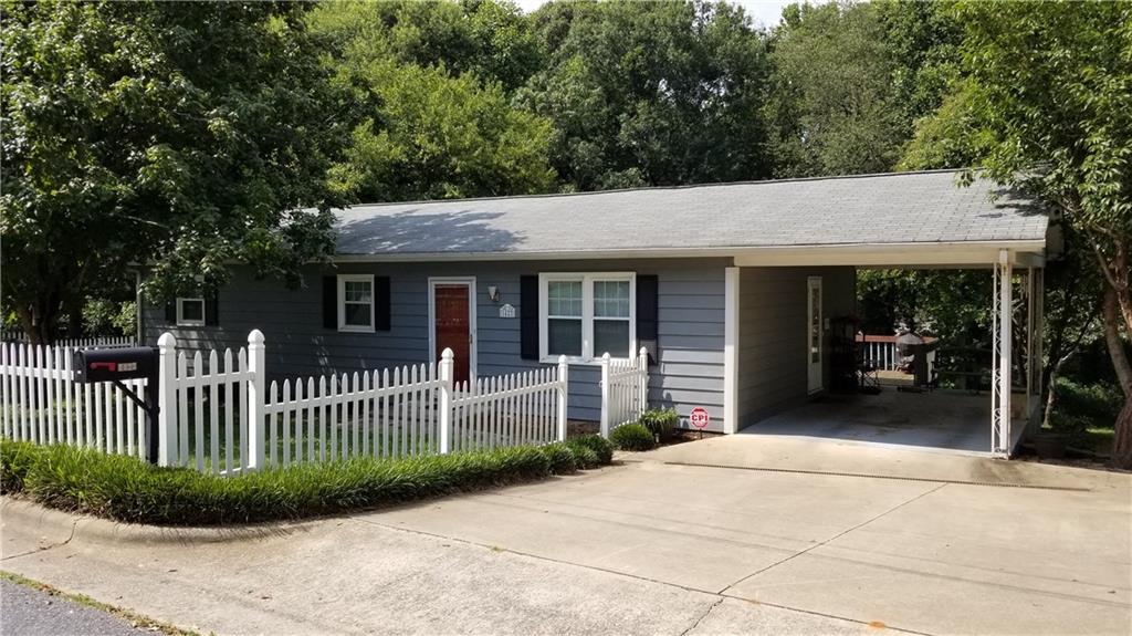 1423 15th Avenue NE Hickory NC 28601