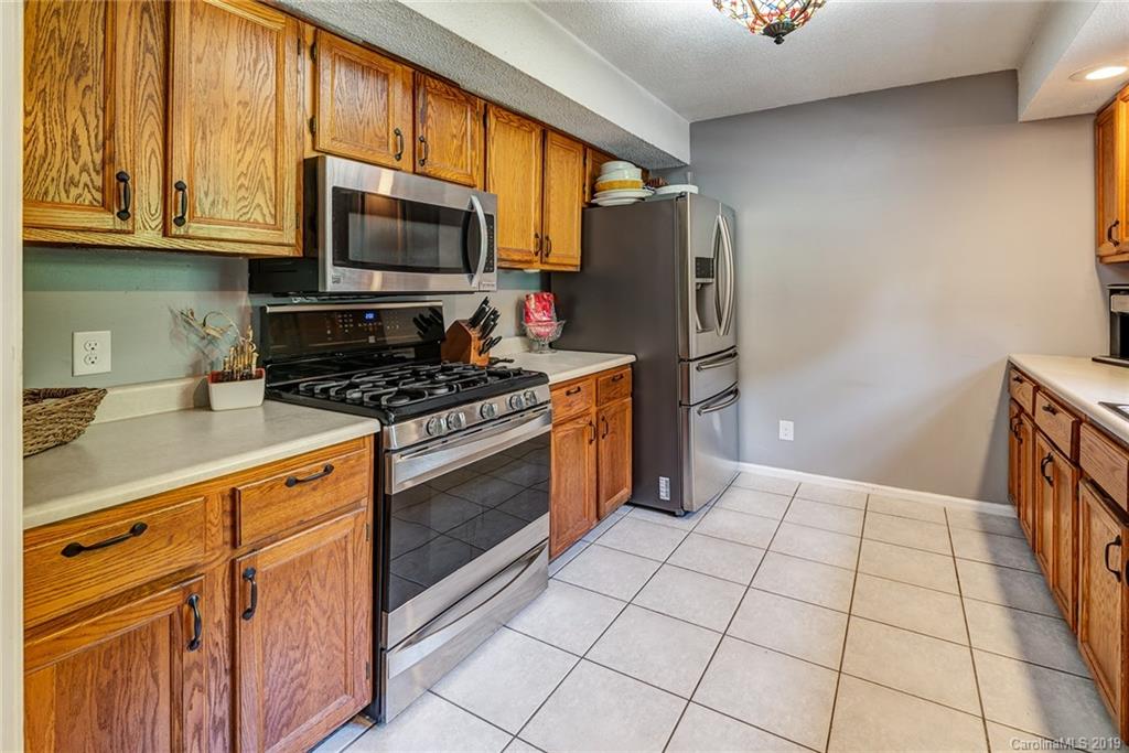 28 Camelfield Road Weaverville NC 28787