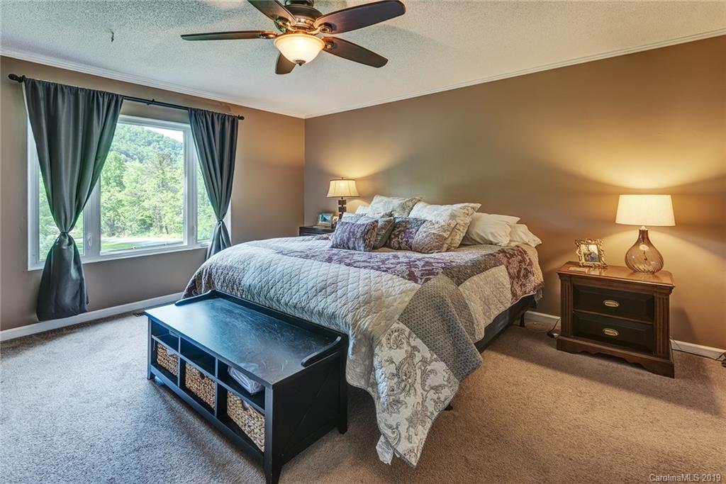 28 Camelfield Road Weaverville NC 28787