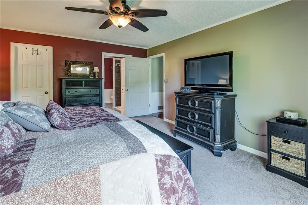 28 Camelfield Road Weaverville NC 28787