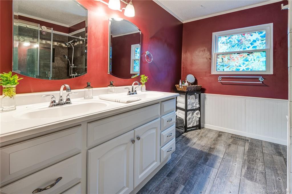 28 Camelfield Road Weaverville NC 28787