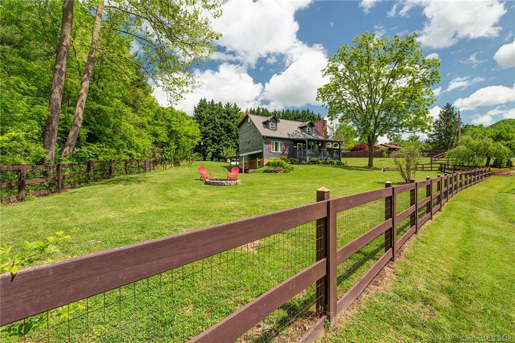 28 Camelfield Road Weaverville NC 28787