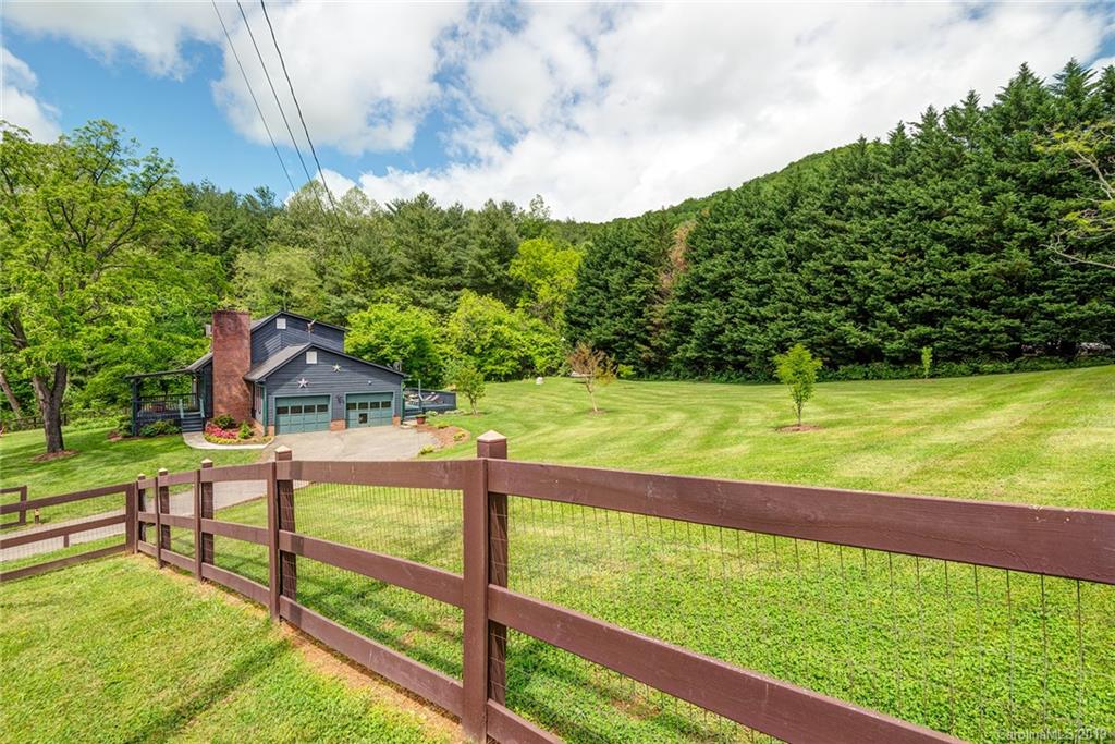 28 Camelfield Road Weaverville NC 28787