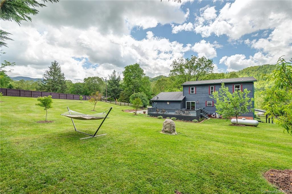 28 Camelfield Road Weaverville NC 28787