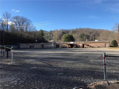 621 Micaville Loop Burnsville NC 28714