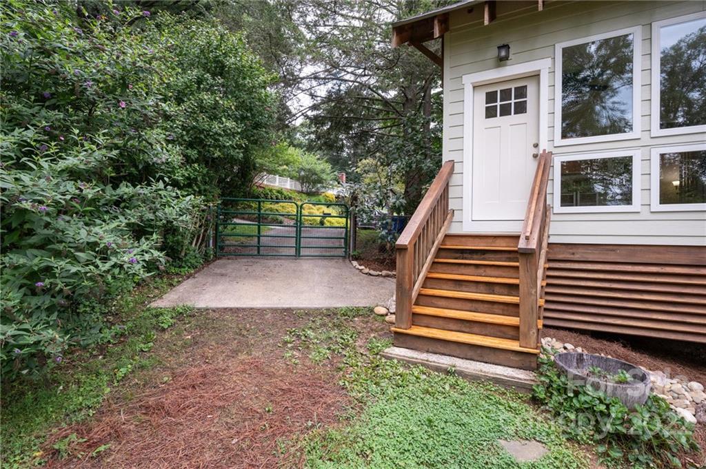 28 Sandon Drive Asheville NC 28804