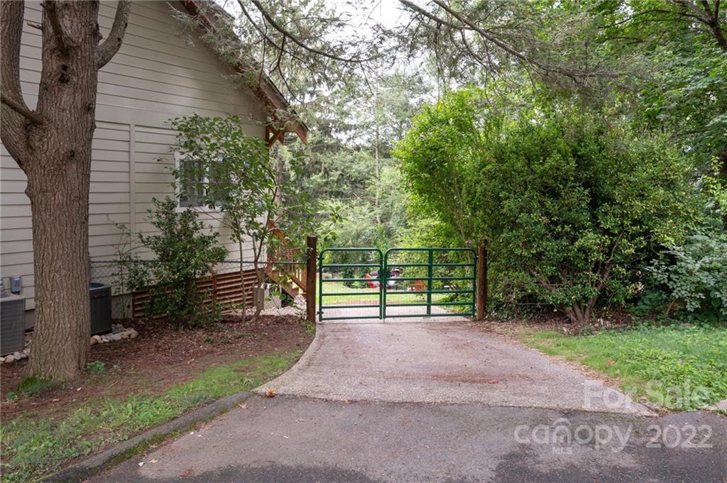 28 Sandon Drive Asheville NC 28804
