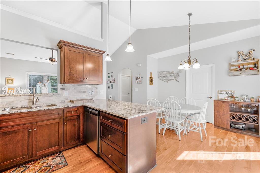 1332 Broomsage Lane Lincolnton NC 28092