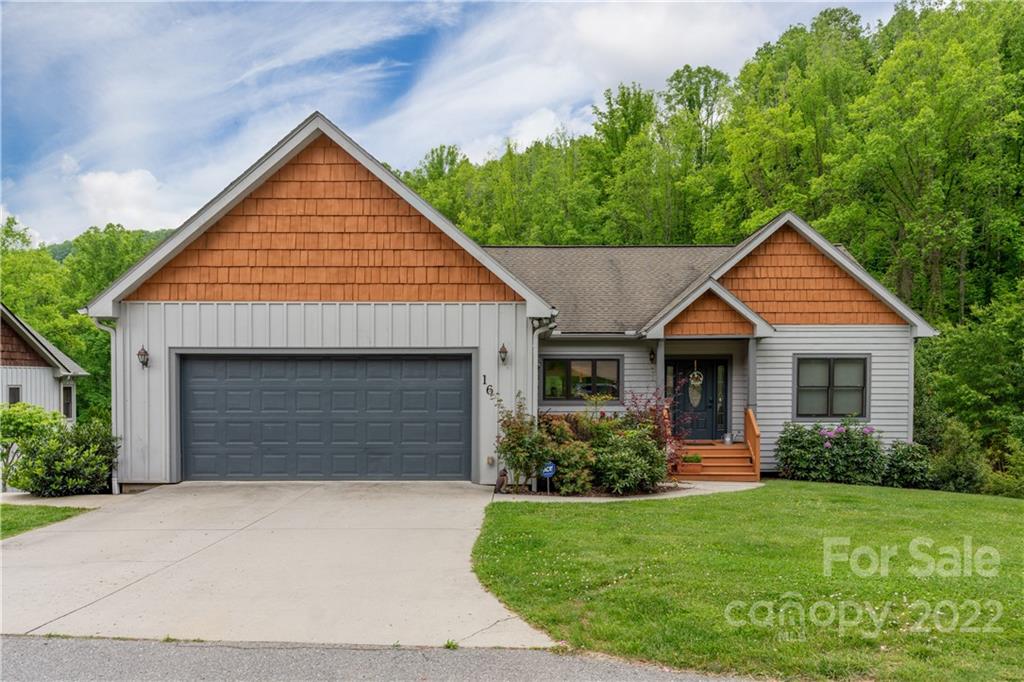 16 Constitution Avenue Waynesville NC 28785