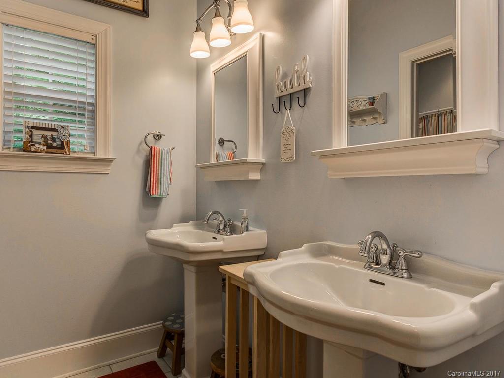 11 Gaston Mountain Road Asheville NC 28806