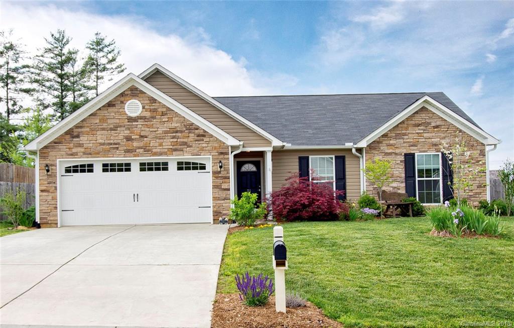 21 Woodthorn Road Weaverville NC 28787