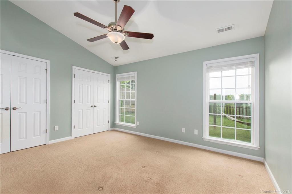 21 Woodthorn Road Weaverville NC 28787