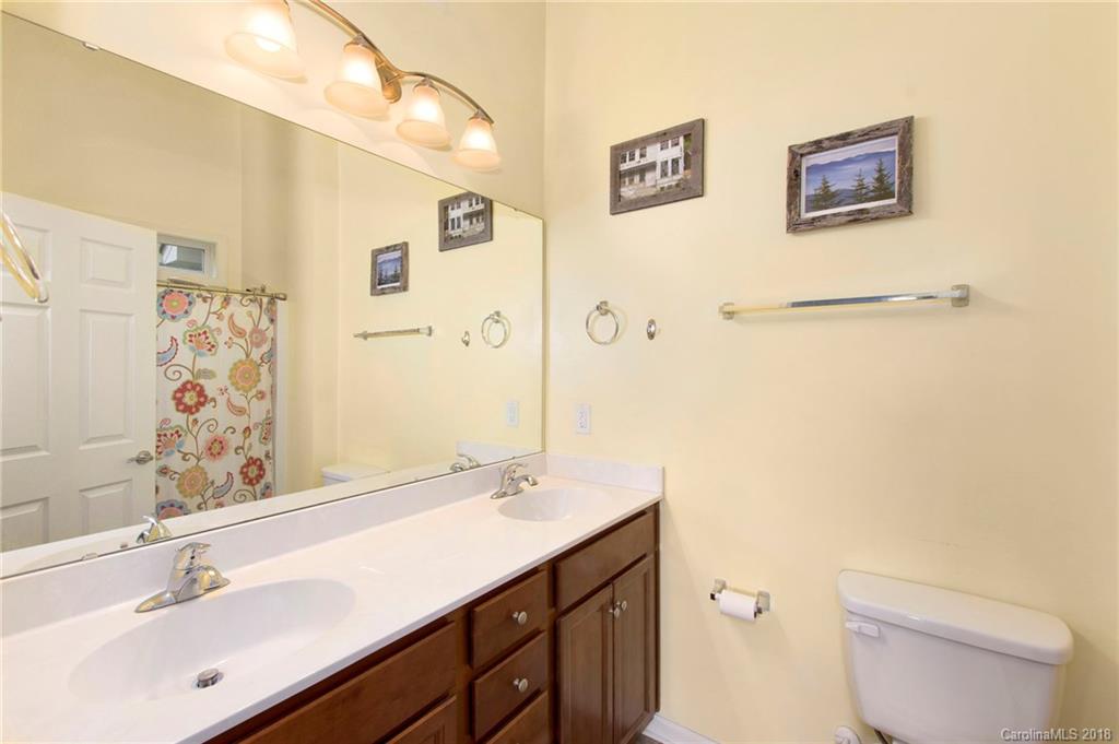 21 Woodthorn Road Weaverville NC 28787