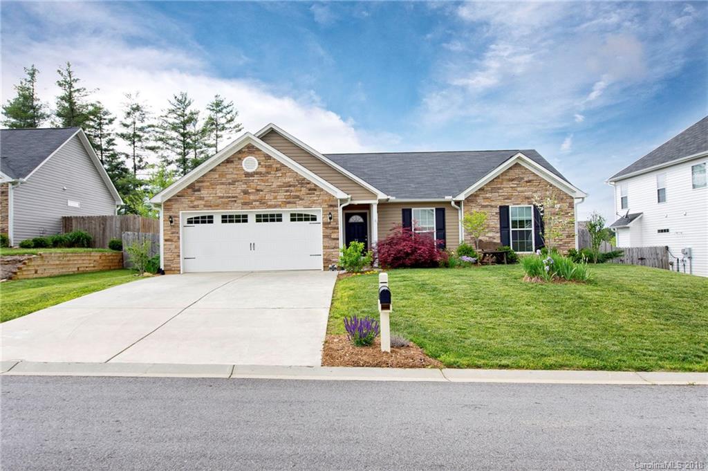 21 Woodthorn Road Weaverville NC 28787