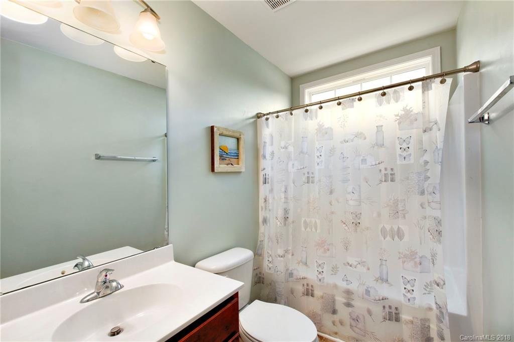 21 Woodthorn Road Weaverville NC 28787