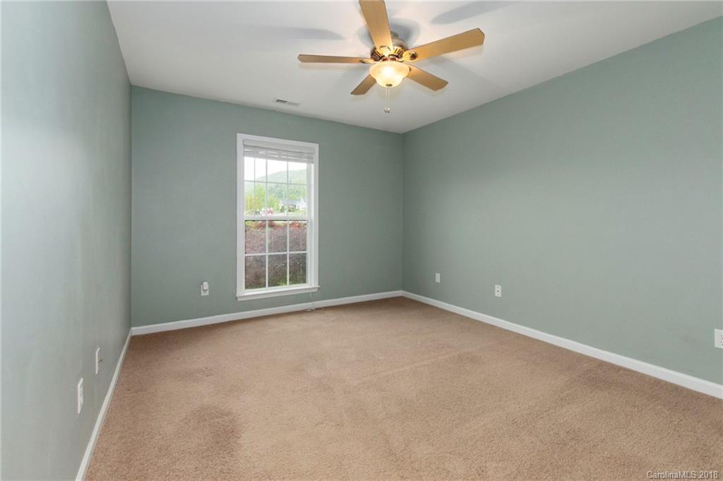 21 Woodthorn Road Weaverville NC 28787