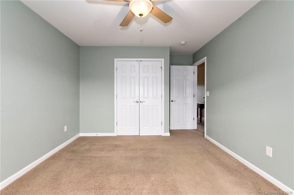 21 Woodthorn Road Weaverville NC 28787