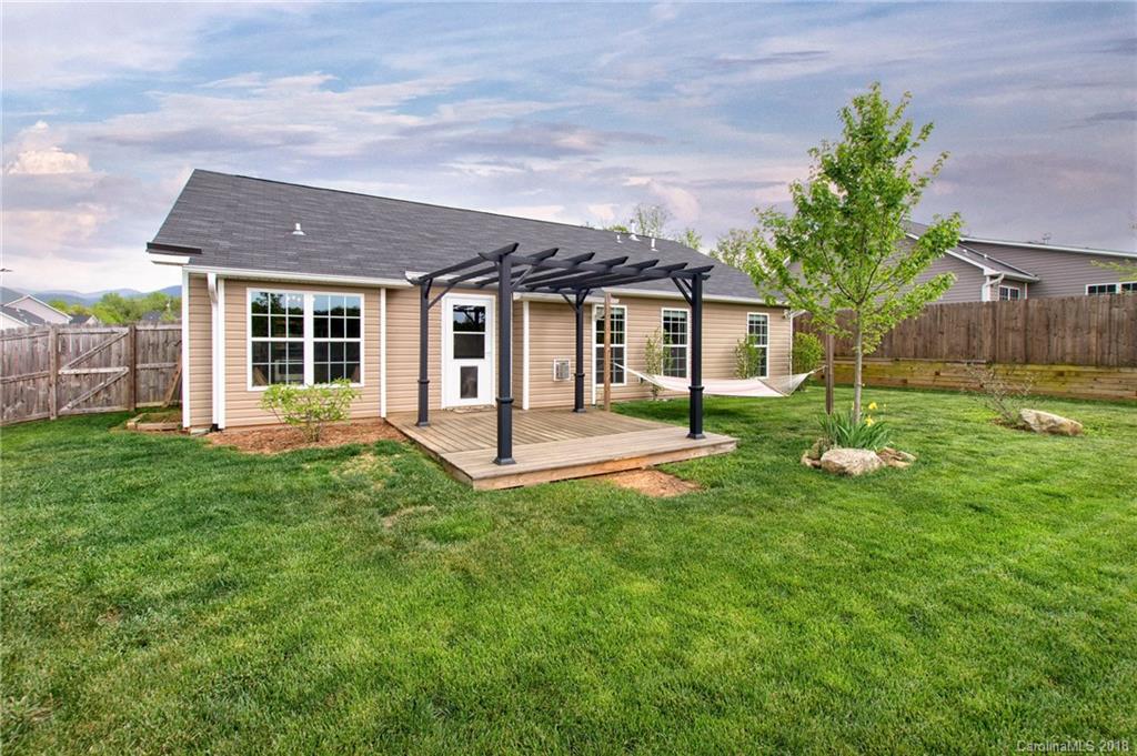 21 Woodthorn Road Weaverville NC 28787