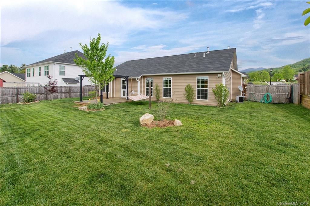 21 Woodthorn Road Weaverville NC 28787