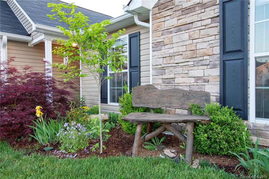 21 Woodthorn Road Weaverville NC 28787