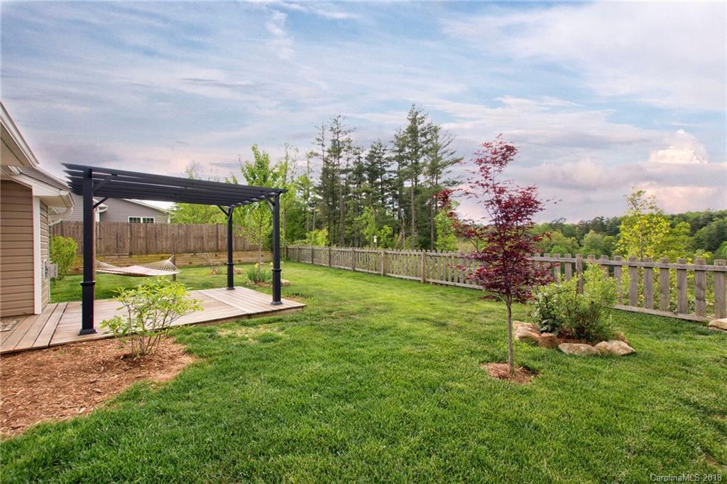 21 Woodthorn Road Weaverville NC 28787