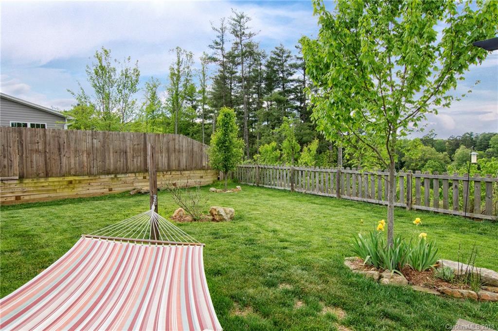 21 Woodthorn Road Weaverville NC 28787