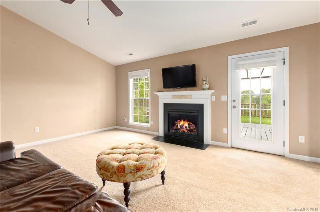 21 Woodthorn Road Weaverville NC 28787