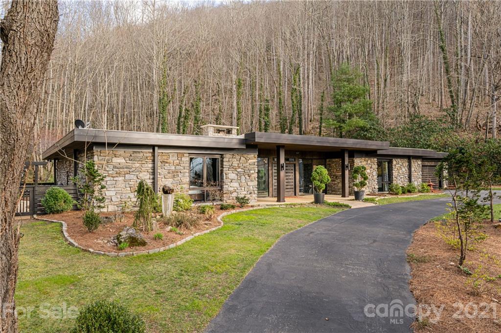 1585 Country Club Drive Canton NC 28716