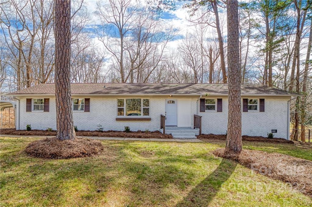 8111 Larkhaven Road Charlotte NC 28216