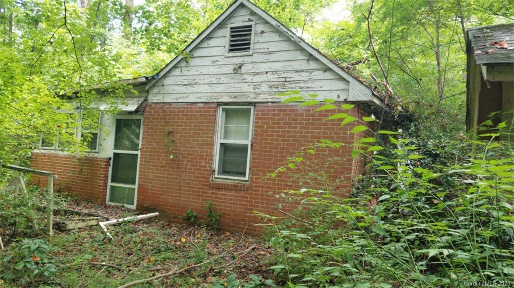 2435 Dogwood Circle Charlotte NC 28208