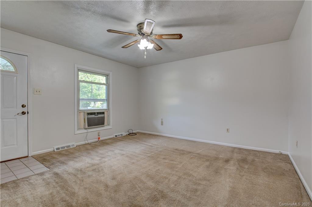4 Lancelot Lane Asheville NC 28806