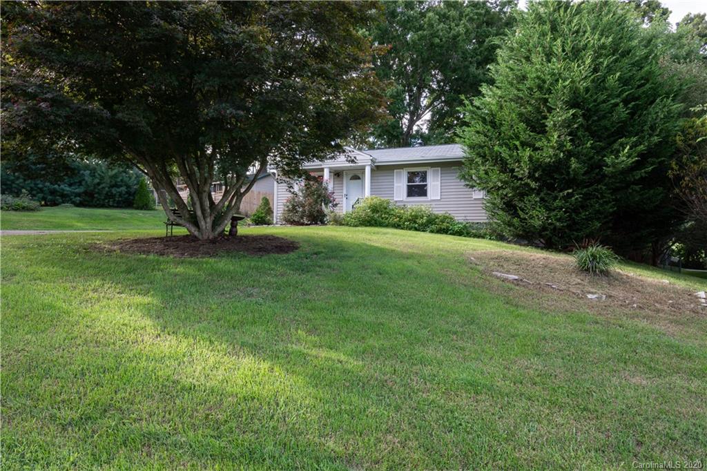 4 Lancelot Lane Asheville NC 28806