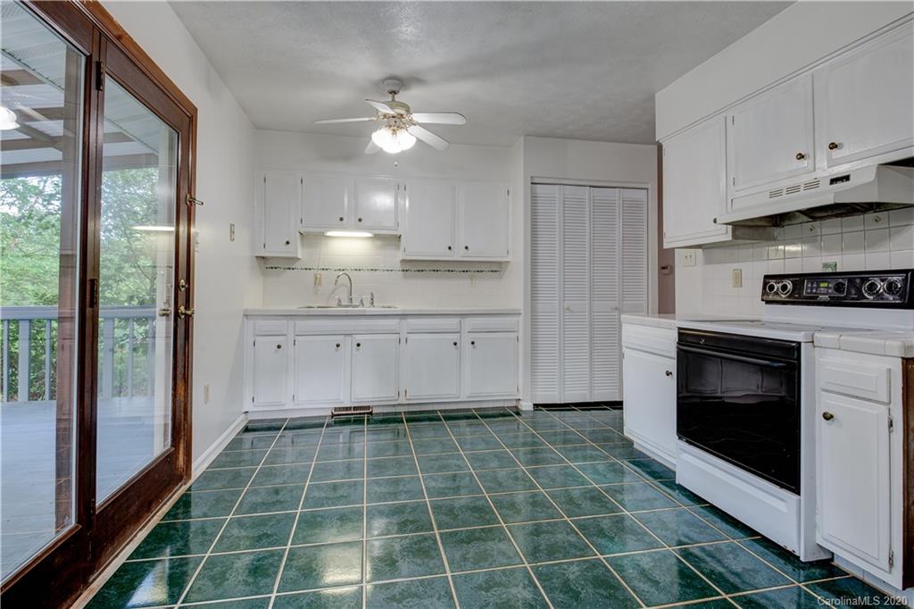4 Lancelot Lane Asheville NC 28806