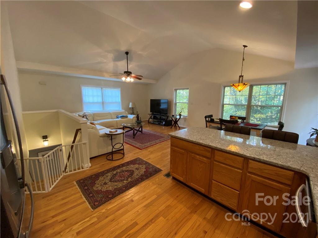 469 Governors View Road Asheville NC 28805