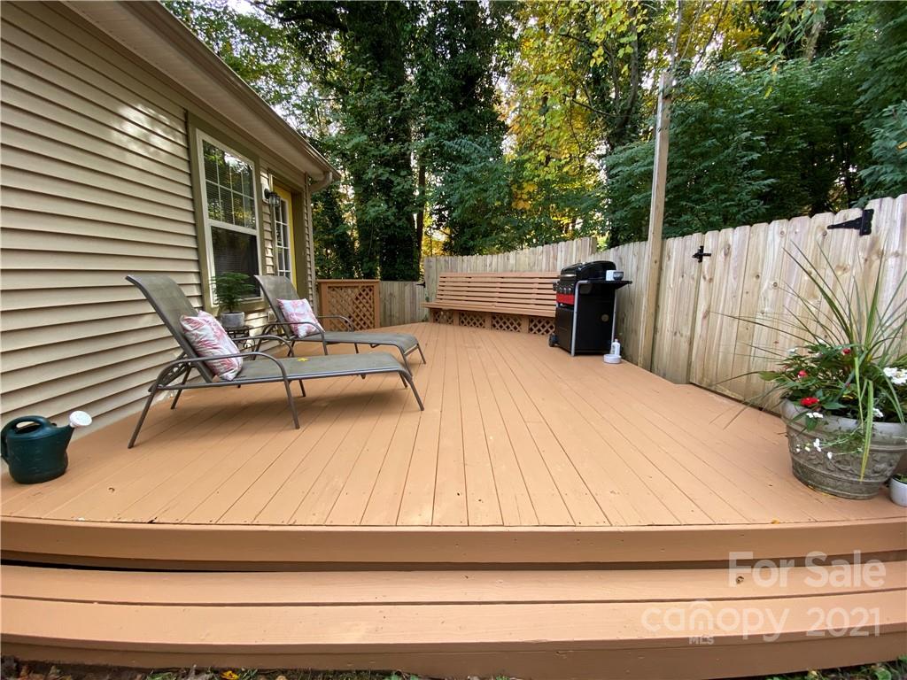 469 Governors View Road Asheville NC 28805