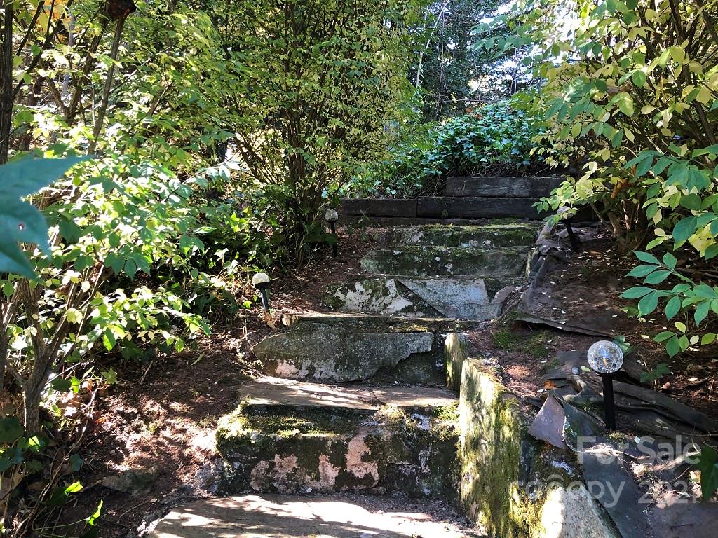 469 Governors View Road Asheville NC 28805