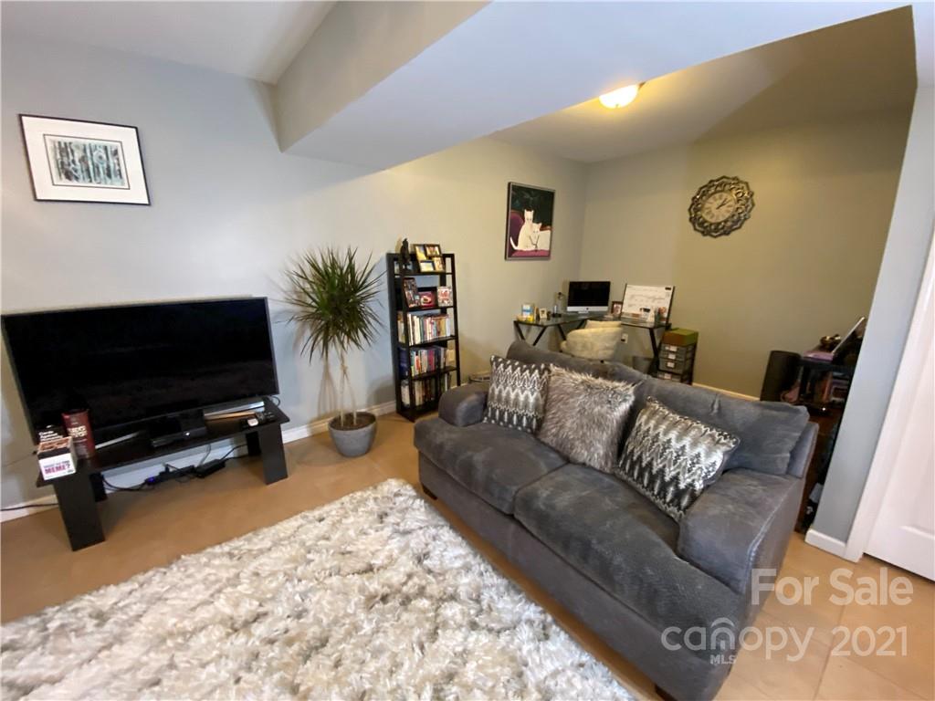 469 Governors View Road Asheville NC 28805