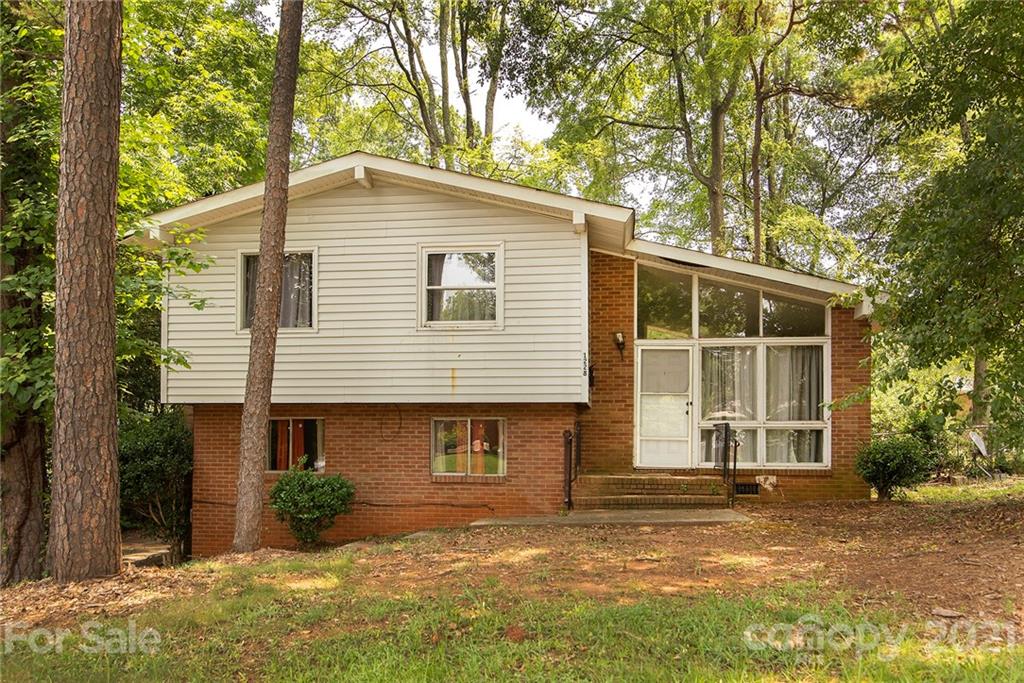 1228 Clanton Road Charlotte NC 28217