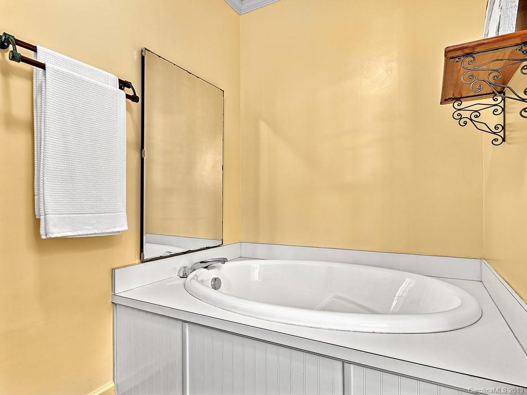 383 Heath Retreat Road Waynesville NC 28786