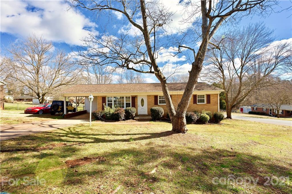 1902 Old English Drive Gastonia NC 28054
