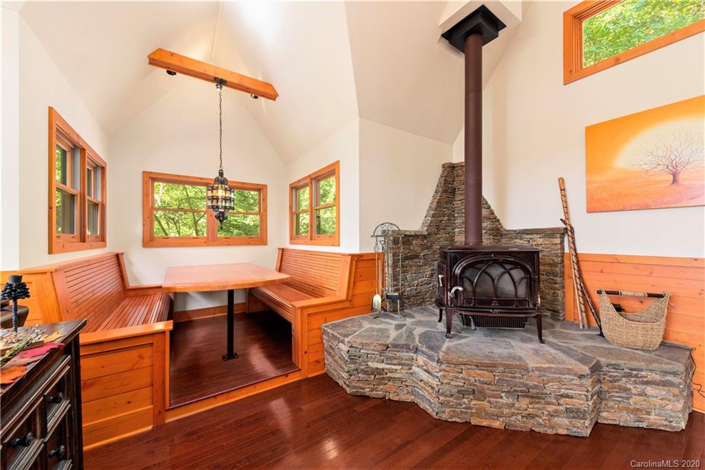 18 Highwoods Drive Leicester NC 28748