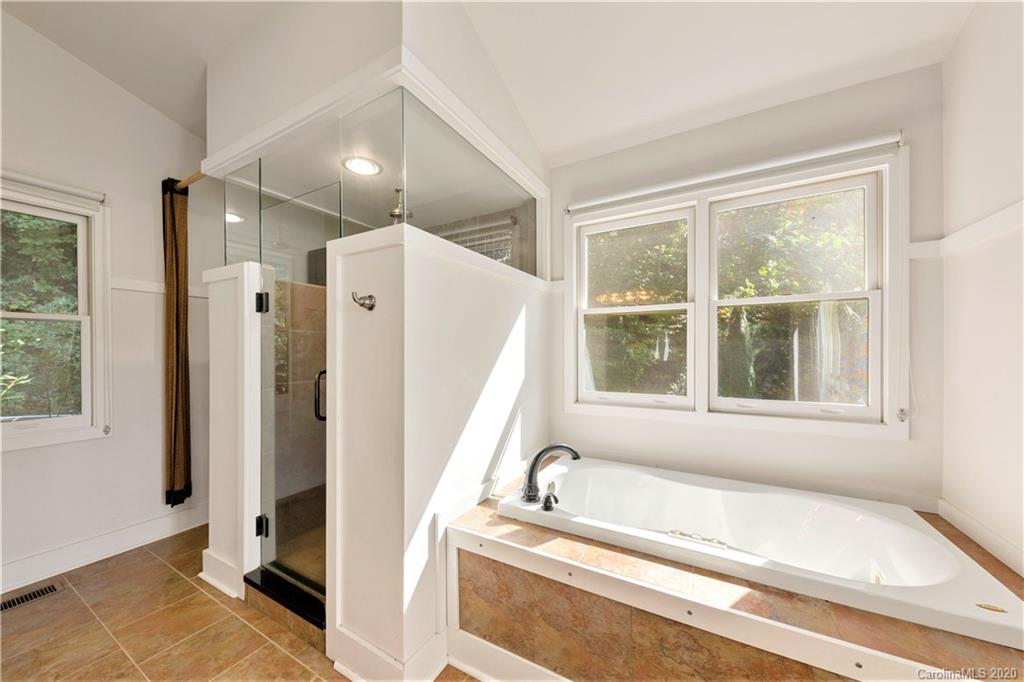 18 Highwoods Drive Leicester NC 28748
