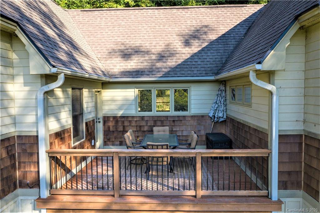 18 Highwoods Drive Leicester NC 28748