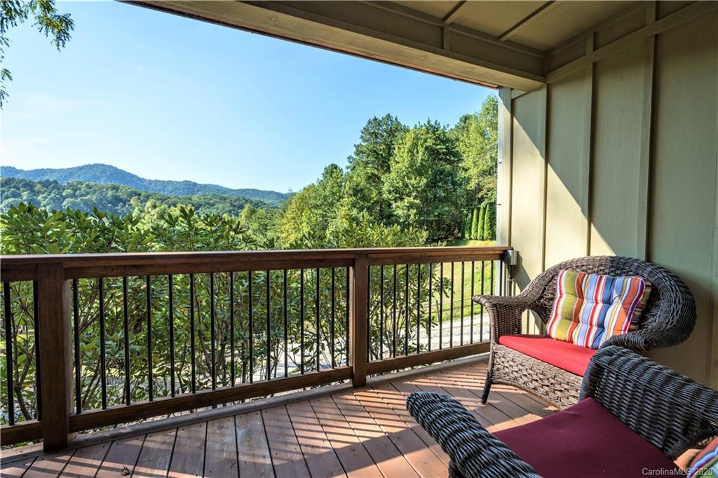 18 Highwoods Drive Leicester NC 28748