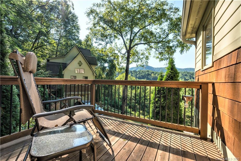 18 Highwoods Drive Leicester NC 28748